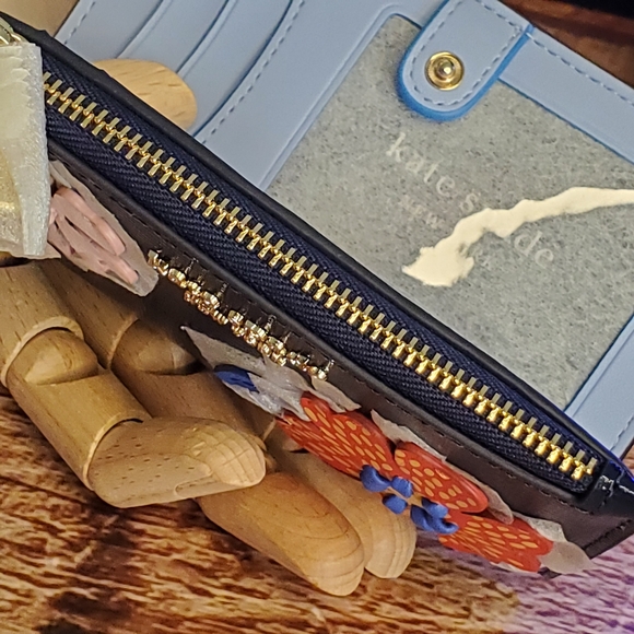 kate spade New York Dottie Bloom Flower Appliqué Leather Bifold Wallet NWT - Picture 10 of 15